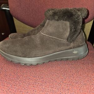 Skechers On-The-GO Joy - Bundle Up boots Fur Lined Women Size 8
